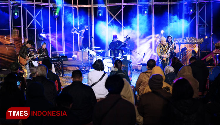 Ratusan Jama'ah Al-Jazziyah Penuhi Tribun Amfiteater Jiwa Jawa Jazz Gunung Bromo 2022