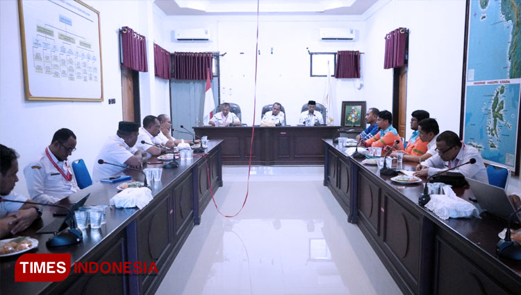Suasana rapat antara Pemkot Tidore dan PLTU (FOTO: Harianto/TIMES Indonesia)