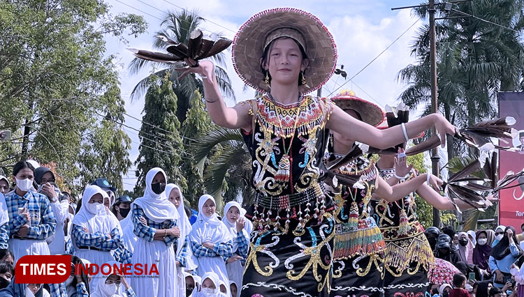 Tarian-Dayak.jpg