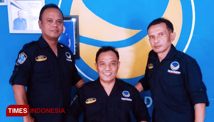 Ketua DPD Partai Nasdem Sumedang, Yadi Mulyadi bersama Sekjen, Dadang Rohmawan dan Ketua Pelaksana Dikpol, Dadang Kusna. (FOTO: Alan Dahlan/TIMES Indonesia)
