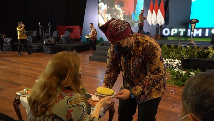 Nanas Pasir Kelud Jadi Magnet Utama Kabupaten Kediri di KUMKM Expo