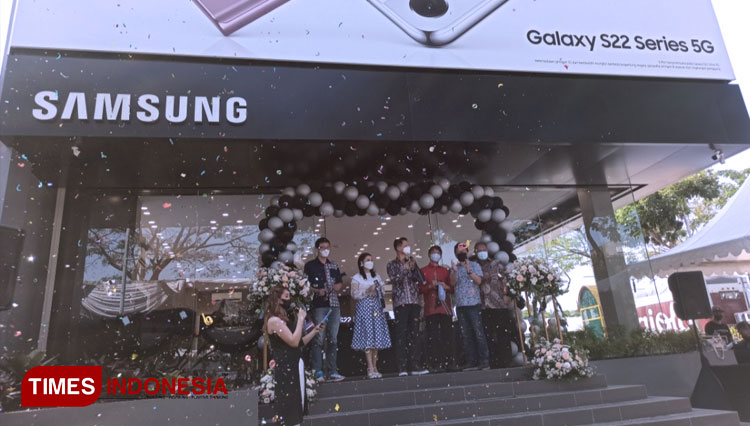 Sasar Market Premium, Samsung Buka Experience Store di Graha Family