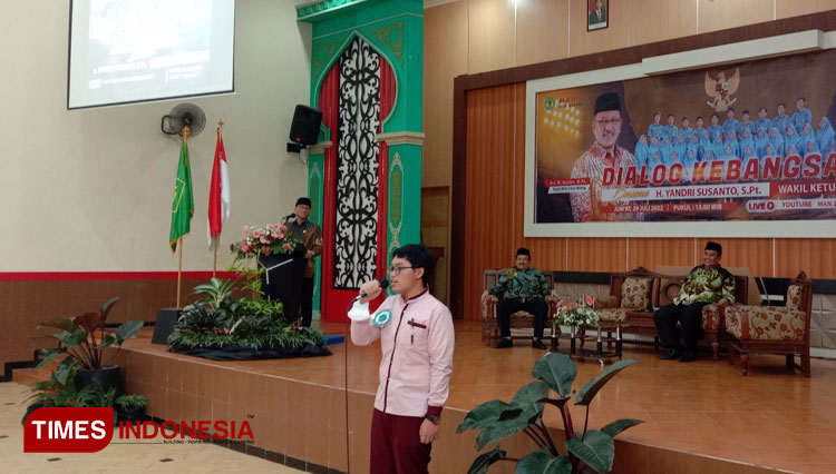 Wakil Ketua MPR RI Yandri Susanto Genjot Spirit Kebangsaan Siswa MAN 2 Kota Malang