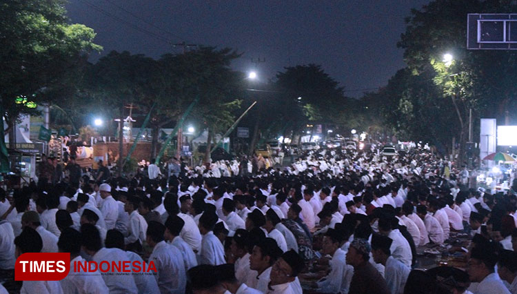 Ribuan Umat Muslim Kota Kediri Ikuti Istighasah dan Doa Bersama Tahun Baru Hijriyah