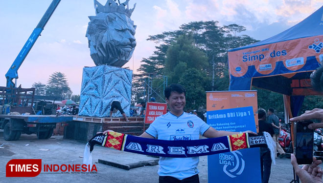 Patung Singo Berbalut 2,5 Ton Almunium Jadi Ikon Homebase Arema FC