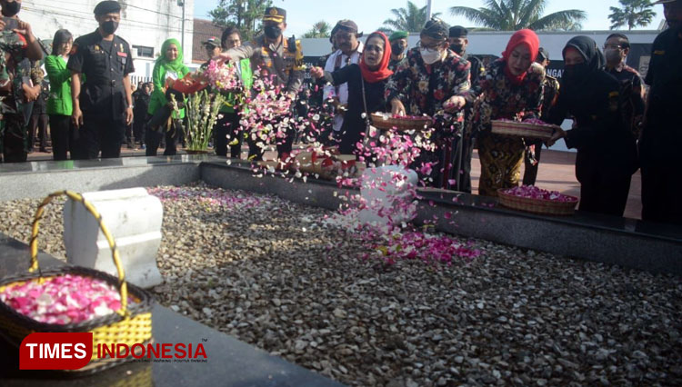 Forkopimda Kota Malang Ziarah dan Tabur Bunga, Kenang 75 Tahun Pertempuran Pejuang Trip Jalan Salak