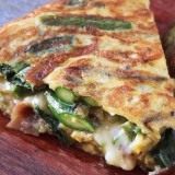 Baked Spinach with Egg and Mozarella Chesee will Make You Salivating All Day