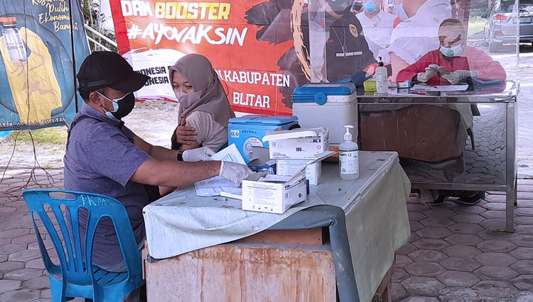 BINDA Jatim Bersama Dinkes Kabupaten Blitar Gencarkan Vaksinasi Booster di Dua Kecamatan