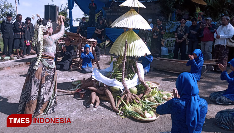 Mengenal Tradisi Ngabumi, Budaya Syukuran Hasil Bumi ala Pulomajeti Kota Banjar