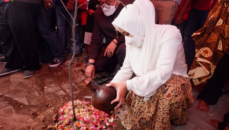 Ritual Ruwat Pasar, Satukan 7 Tanah dari Pasar Berbeda di Kabupaten Mojokerto