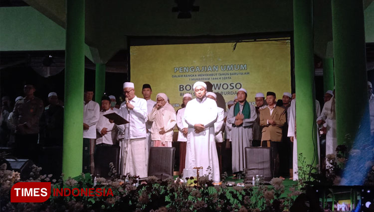 Deklarasi Bondowoso sebagai Bumi Selawat Burdah oleh Bupati Salwa Arifin dan disaksikan sejumlah ulama (FOTO: Moh Bahri/TIMES Indonesia)