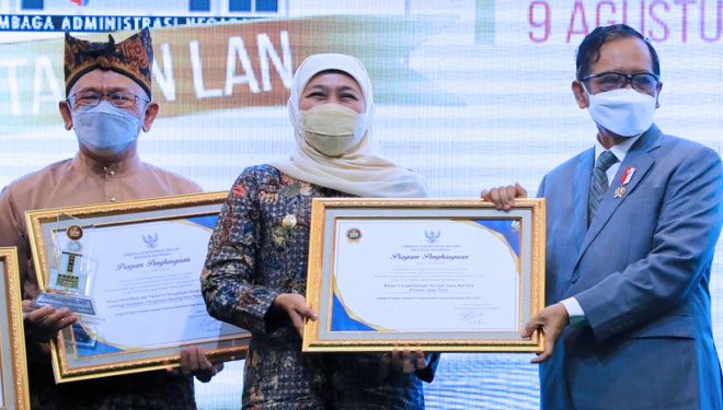 Gubernur-Jatim-Khofifah-b.jpg