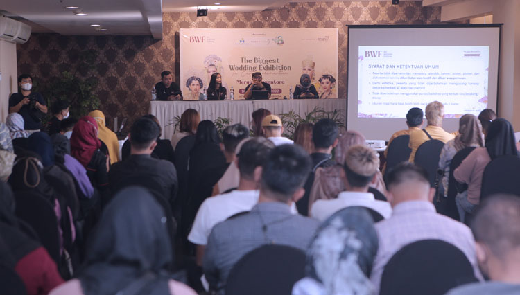 The vendors for Big Wedding Festival hold a meeting before the due date. (Photo: Cahyo for TIMES Indonesia) 