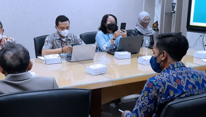 Perwakilan FKHN Kabupaten Tasikmalaya, didampingi DPRD dan Dinas terkait saat berdiskusi dengan tim dari Dirjen Kemenkes RI RI, (FOTO:Dok. FKHN Kabupaten Tasikmalaya/TIMES Indonesia)