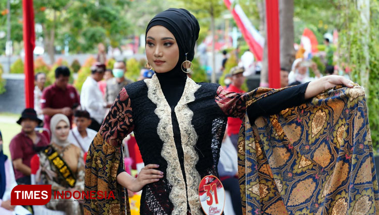 fashion-show-batik-a.jpg