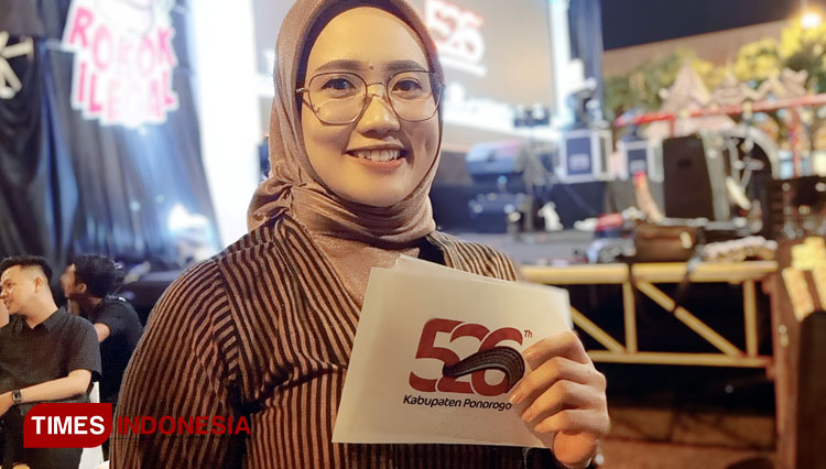 Delvi Sosok MC Multi Talenta Asal Ponorogo