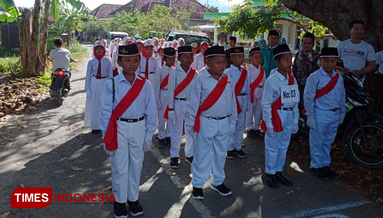 Semarak Sambut HUT RI, Pemerintah Desa Bujur Gelar Gerak Jalan