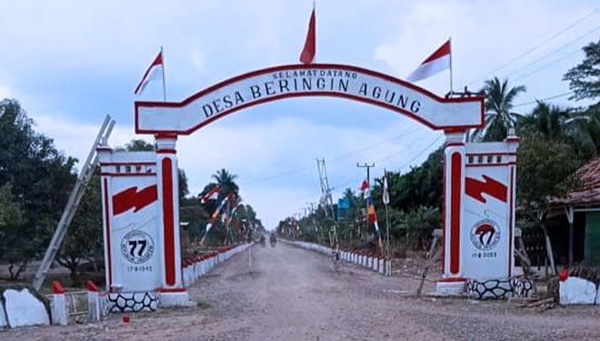 Hiasan Gapura Menyambut HUT ke-77 RI di Pedesaan Kabupaten Banyuasin