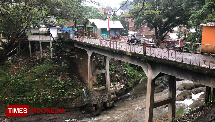 Jembatan-Majapahit-a.jpg