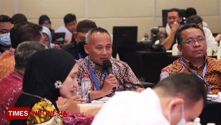 Kepala Unit Humas dan Protokol Polije, Mahsus Nurmanto ketika menjadi panelis dalam FGD Business Forum InAgro 2022. (Foto: AJP TIMES Indonesia)