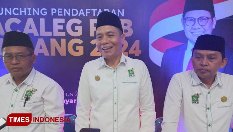 Hadi Atmaji Ketua DPC PKB Jombang membuka peluang bagi masyarakat umum menjadi Bacaleg dengan gratis. (FOTO: Rohmadi/TIMES Indonesia)