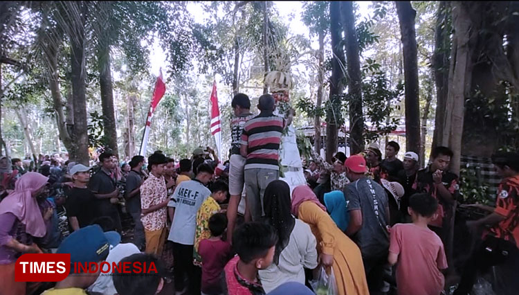 Grebek-suro-dan-sedekah-bumi-2.jpg