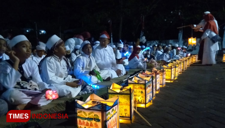 Peringati HUT ke-77 RI, Karnaval Damar Kurung di Gresik Berlangsung Meriah