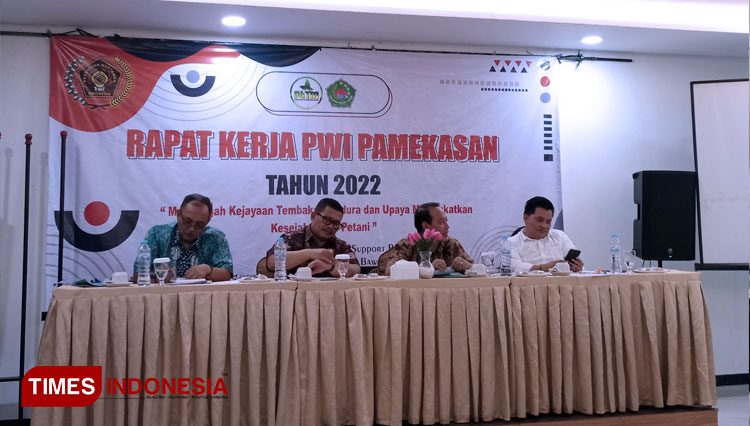PWI Gelar Diskusi Menggugah Kejayaan Tembakau Madura