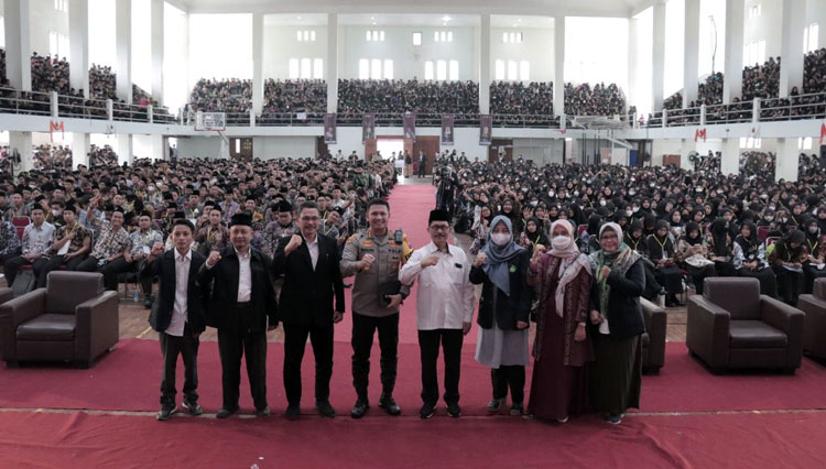 Kapolresta-Malang-Kota-Kombes-Pol-Budi-Hermanto-a.jpg