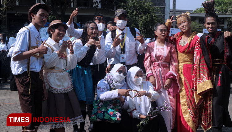 Hari Terakhir PKKMB UM 2022, Panitia Fakultas Sastra Perform Art dan Musik Keroncong