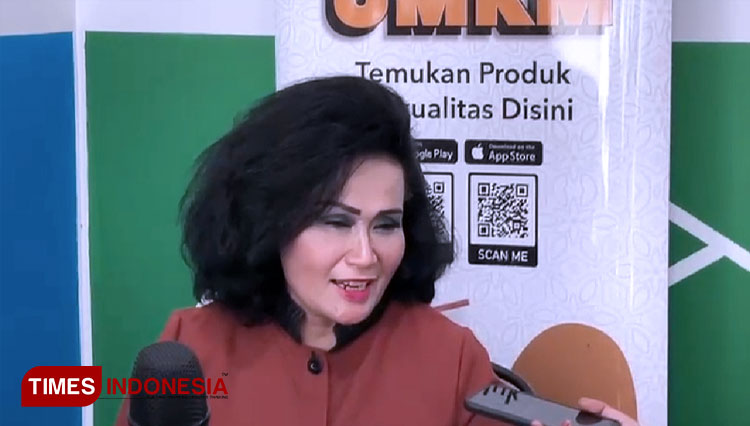 Nanny Hadi Tjahjanto Susun Buku Ensiklopedia Tenun Nusantara 