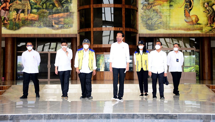 Presiden-Jokowi-dan-Menteri-Basuki-a.jpg
