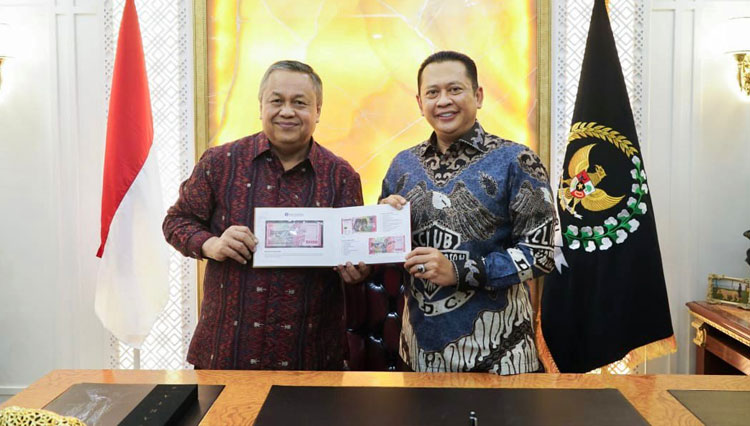 Ketua MPR RI Bambang Soesatyo bersama Gubernur Bank Indonesia Perry Warjiyo, di Jakarta, Jumat (26/8/22). (foto: dok MPR RI)