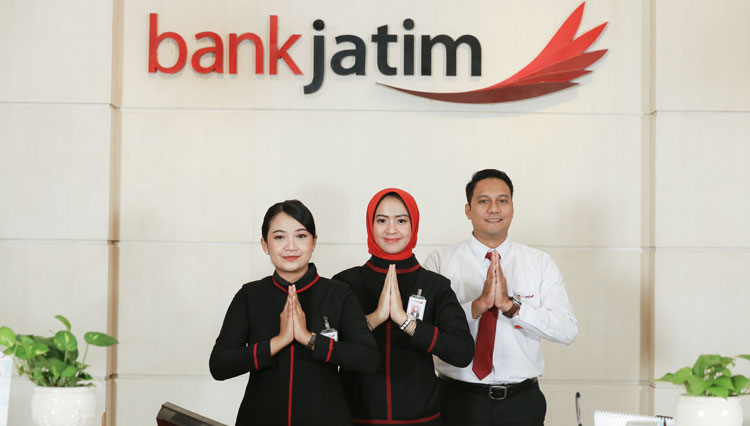 Penghargaan presitisius berhasil diraih Bank Jatim. (FOTO: Dok. Bank Jatim)