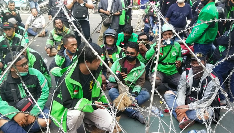 demo-ojol-di-Surabaya-2.jpg