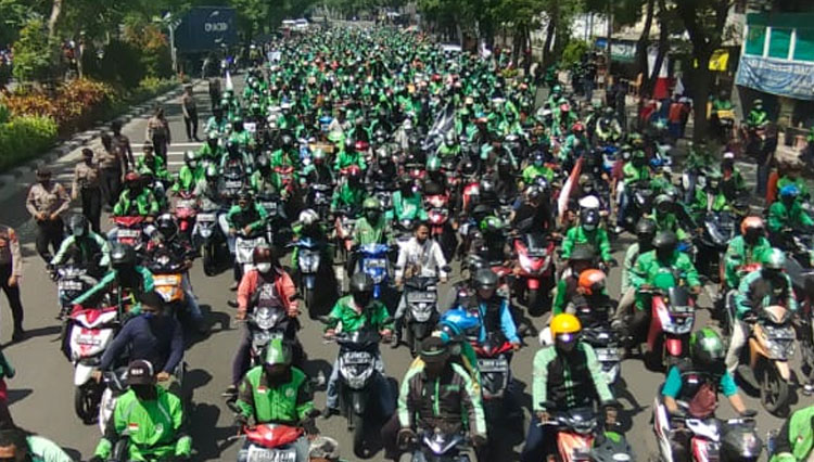 demo-ojol-di-Surabaya-3.jpg