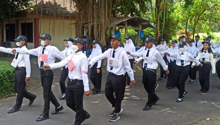 Beri Wawasan Kebangsaan Dan Latih Kedisiplinan Pada Mahasiswa Baru