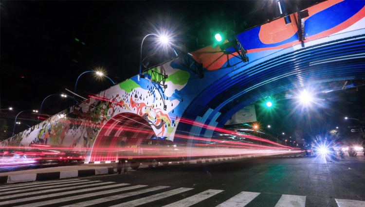 Suasana malam hari di flyover Antapani Kota Bandung (FOTO: Diskominfo Kota Bandung)