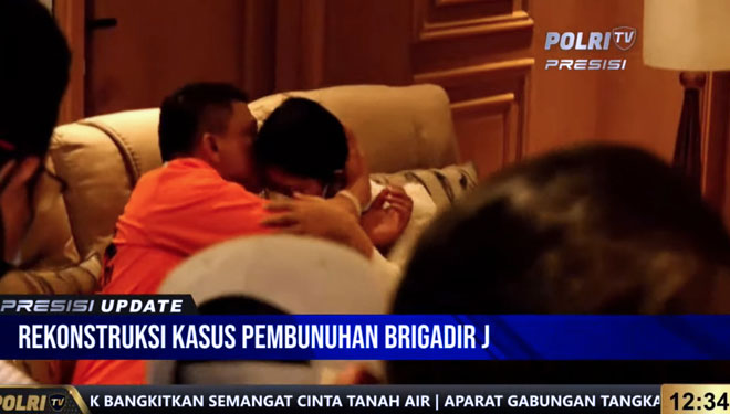 Kuasa Hukum: Ferdy Sambo Peluk Istri saat Rekonstruksi, Bantah Isu Selingkuh