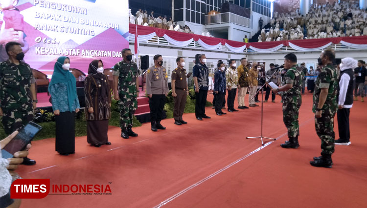 Disebut Pertama di Indonesia, Bapak Bunda Asuh Anak Stunting di Gresik Dikukuhkan