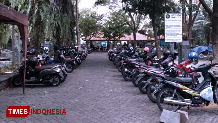 Tempat-Parkir-Mahasiswa-Universitas-Brawijaya.jpg