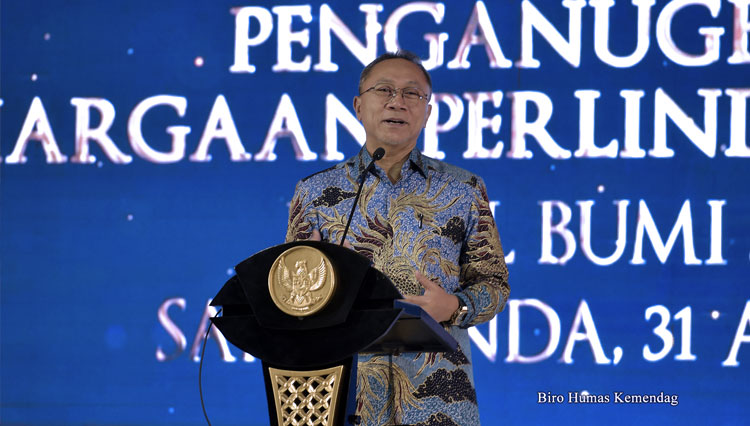 Mendag RI saat memberi suara di forum Penghargaan Kemnterian Perdagangan di Samarinda, Selasa, (31/8/22) (FOTO: kemendag,go.id)