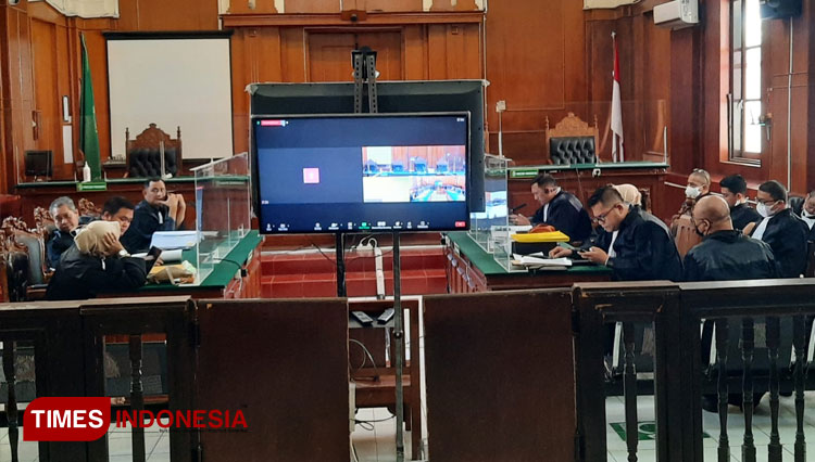 Sidang agenda kesaksian terhadap terdakwa Mas Bechi di PN Surabaya, Kamis (1/9/2022). (Foto: Lely Yuana/TIMES Indonesia) 