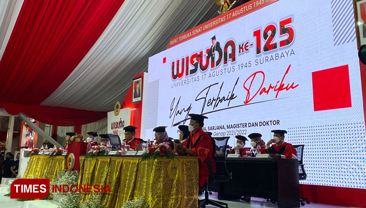 Suasana Wisuda Untag Surabaya. (Foto: Shinta Miranda/TIMES Indonesia)