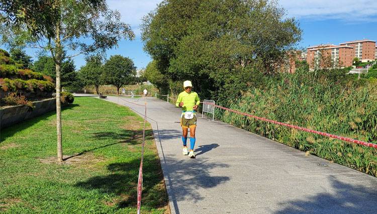 Hebat, Usia 60 Tahun Maryanto Berhasil Lari 186K Selama 24 Jam di Spanyol