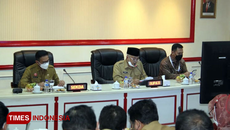 Bupati Malang Sanusi ketika bersama KPK RI dalam rangka Pengawasan Pelaksanaan Survei Penilaian Integritas (SPI). (Foto : Prokopim Kabupaten Malang for TIMES Indonesia)