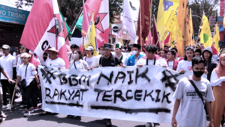 Harga BBM Naik Picu Sejumlah Aktivis di Jember Gelar Aksi Demonstrasi