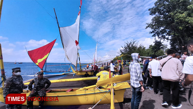 Para-peserta-perahu-layar-2.jpg