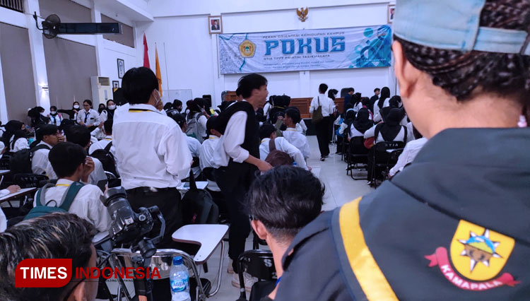 Ratusan-mahasiswa-4.jpg
