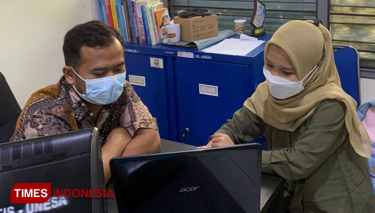 mahasiswa-UNESA-a.jpg